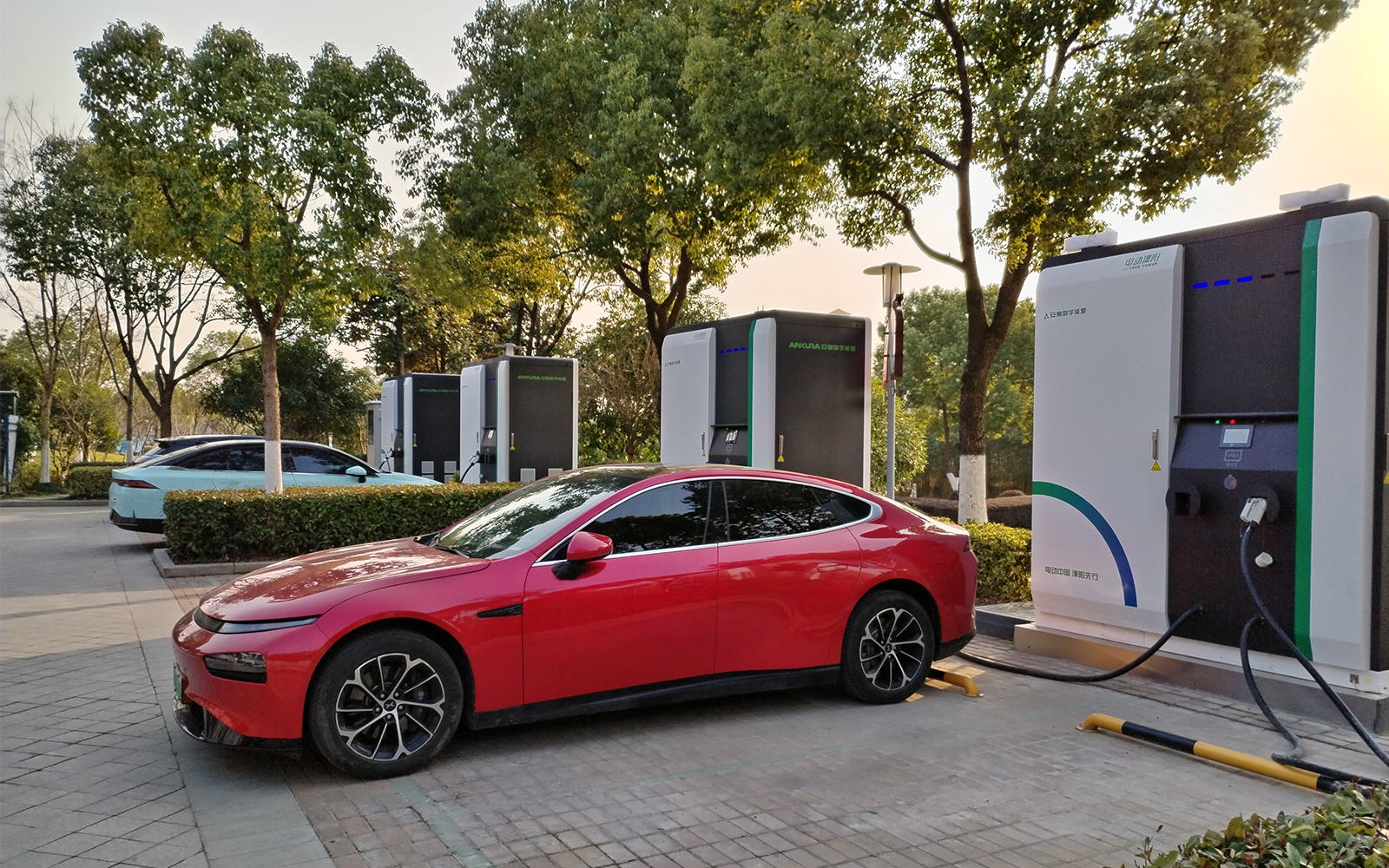 Solución GMDE de BESS y carga de vehículos eléctricos